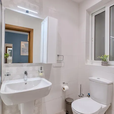 Apartment Modern 2 Bedroom With Parking & Close To The Sea Sliema