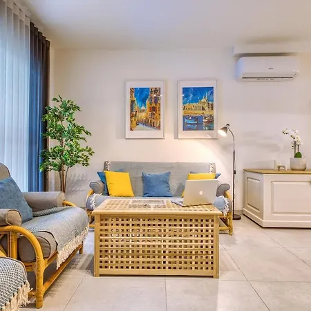 Modern 2 Bedroom With Parking & Close To The Sea Apartment Sliema
